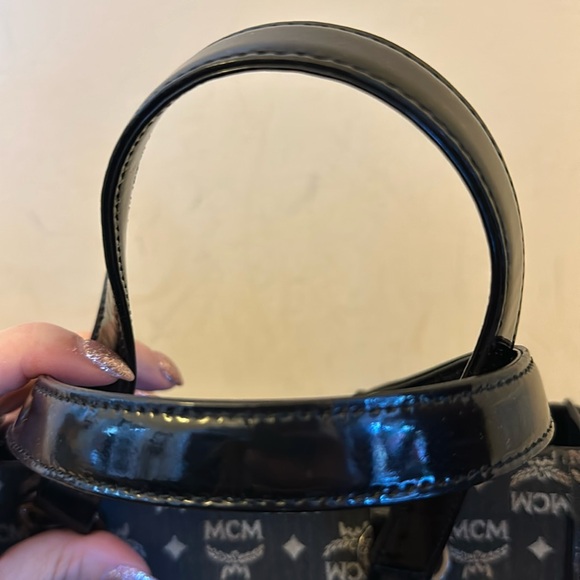 Mcm bag. EUC! Comes with dustbag!!! - Picture 6 of 8